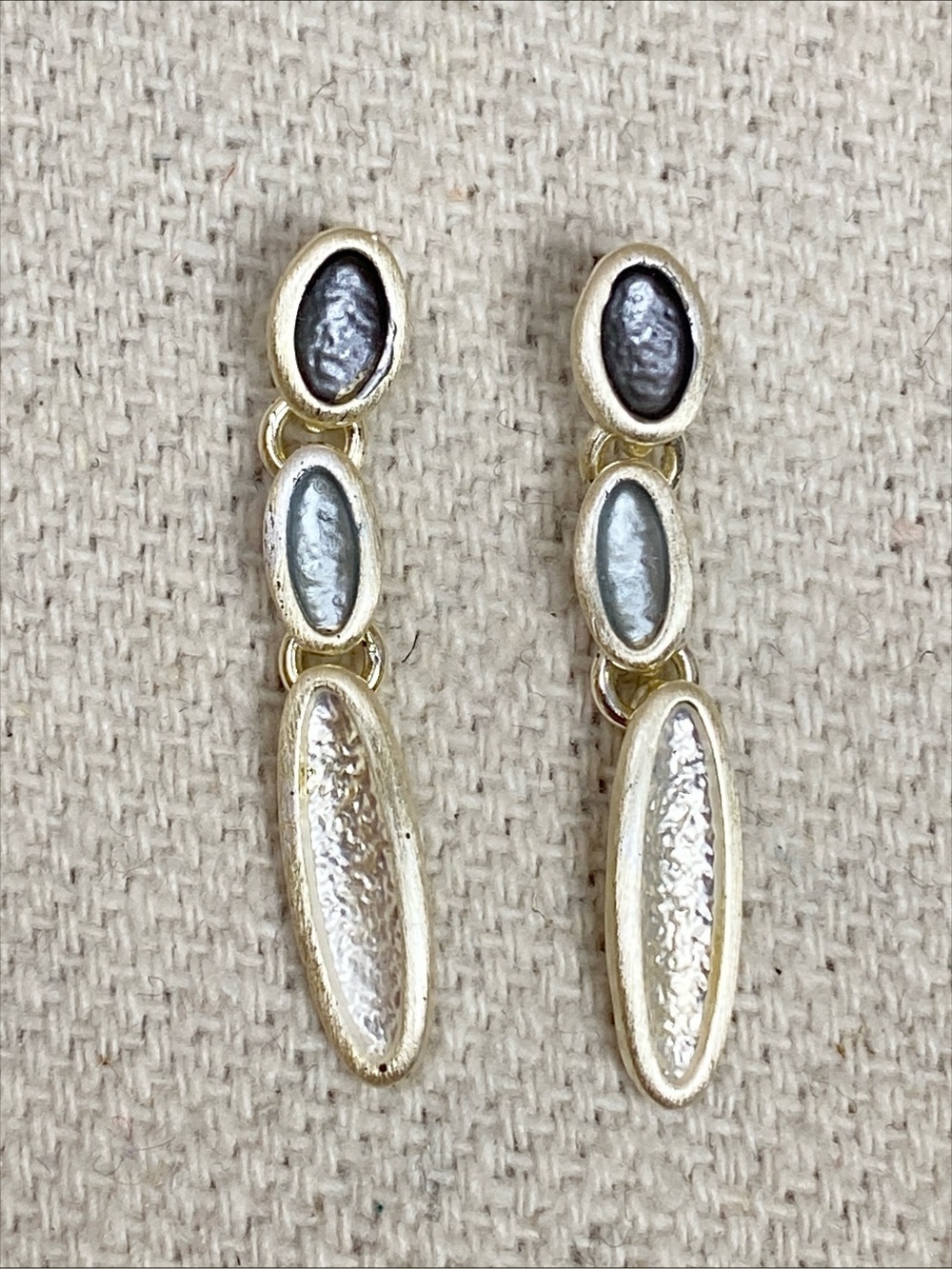 Sterling silver Post Ombre grey drop earrings